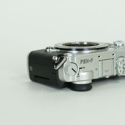 OLYMPUS PEN-F
