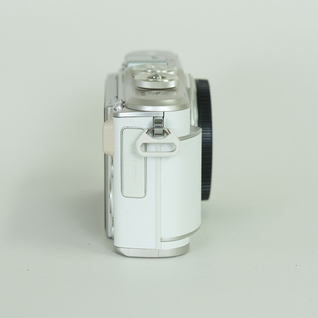 OLYMPUS PEN E-PL9