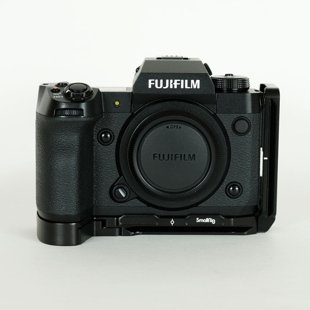 FUJIFILM X-H2