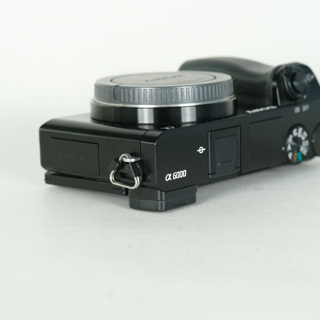 SONY α6000（ILCE-6000）の出品 | ONE SCENE（ワンシーン）