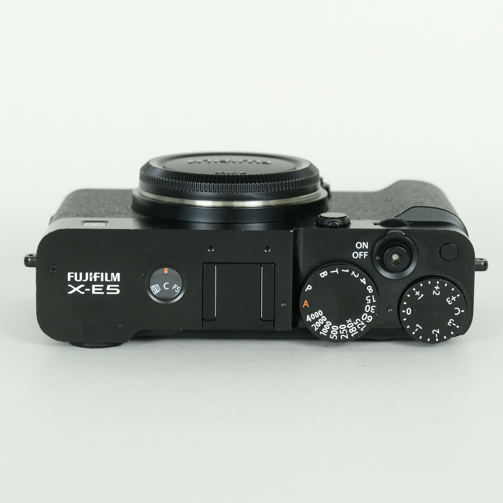 FUJIFILM X-E5