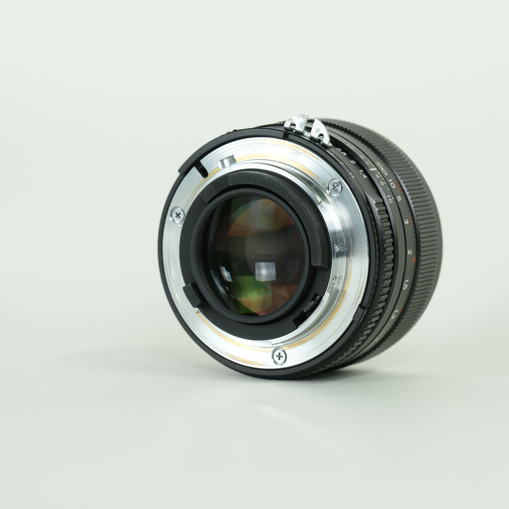 Carl Zeiss Planar T* 50mm F1.4 ZF [ニコンF用]