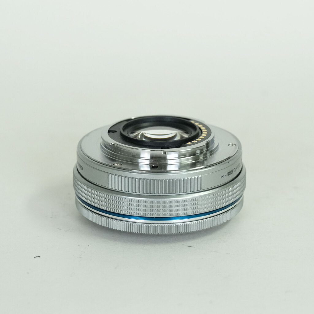 OLYMPUS M.ZUIKO DIGITAL ED 14-42mm F3.5-5.6 EZ シルバー