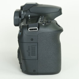 Canon EOS 90D