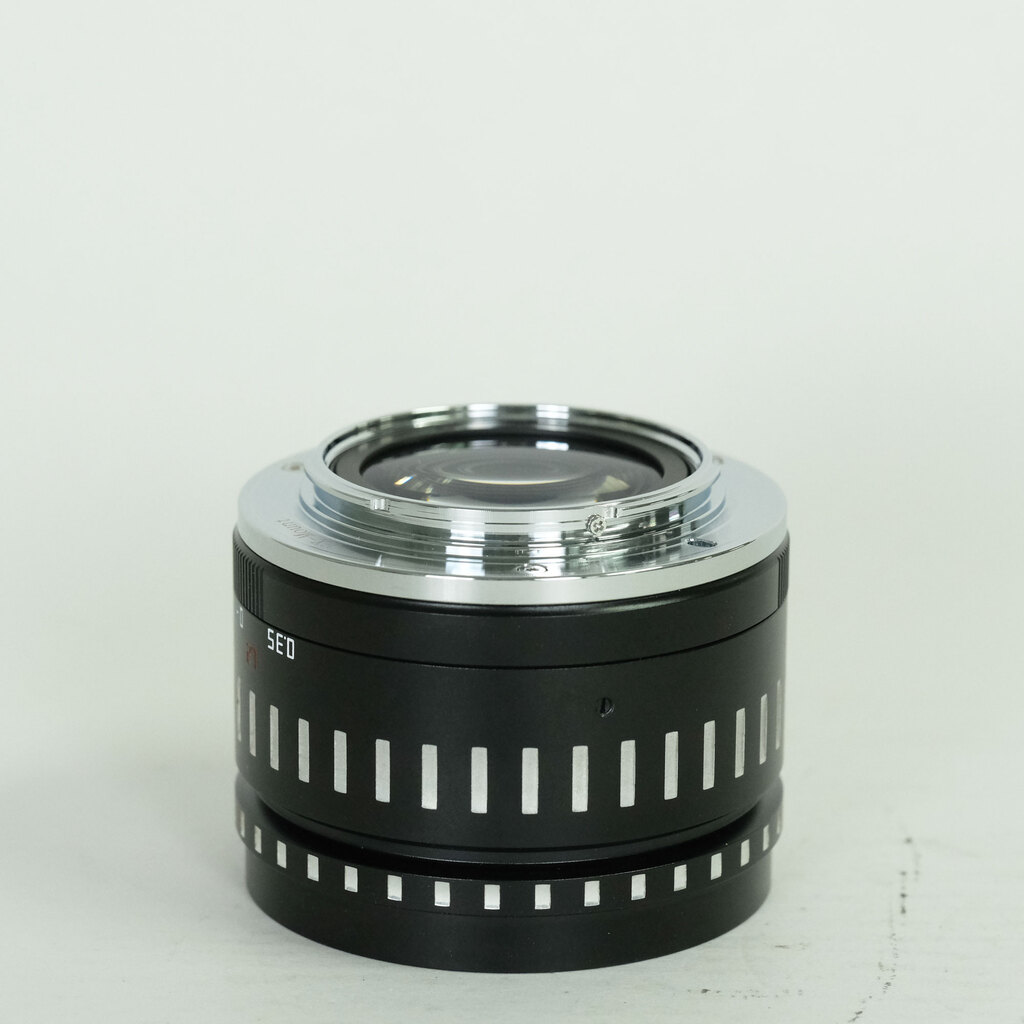 銘匠光学 TTArtisan 35mm F0.95 C (フジフイルムX用) ブラック×シルバー