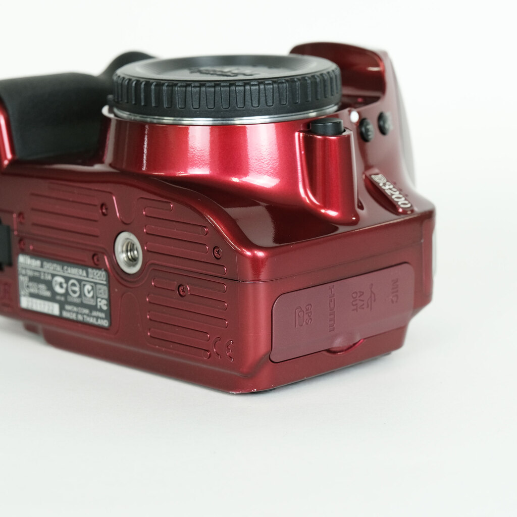 Nikon D3200ボディ レッドの出品 | ONE SCENE（ワンシーン）