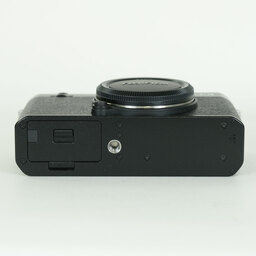 FUJIFILM X-E4