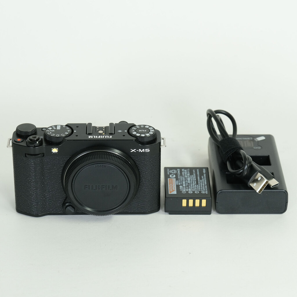 FUJIFILM X-M5 FUJIFILM X-M5
