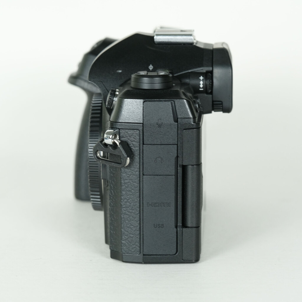OM SYSTEM OM-1 Mark II [�{�f�B]