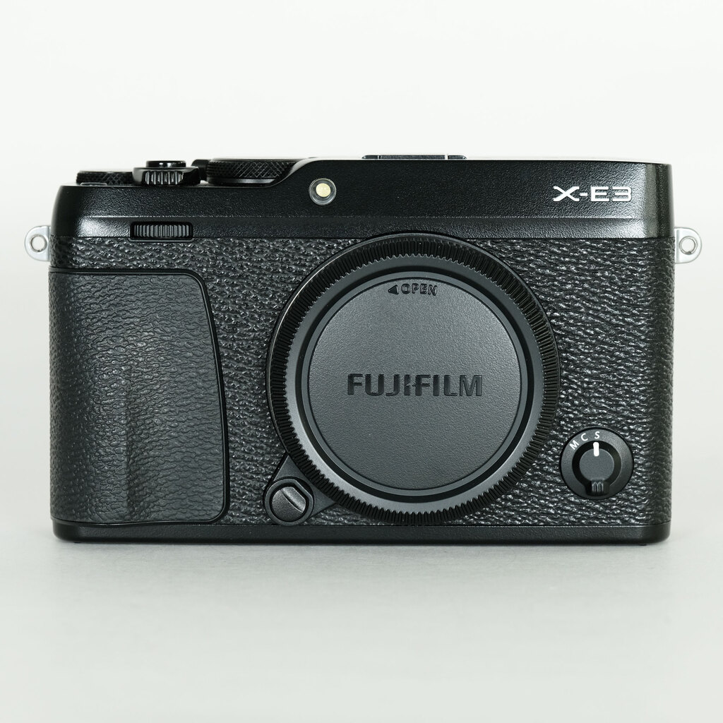 FUJIFILM X-E3
