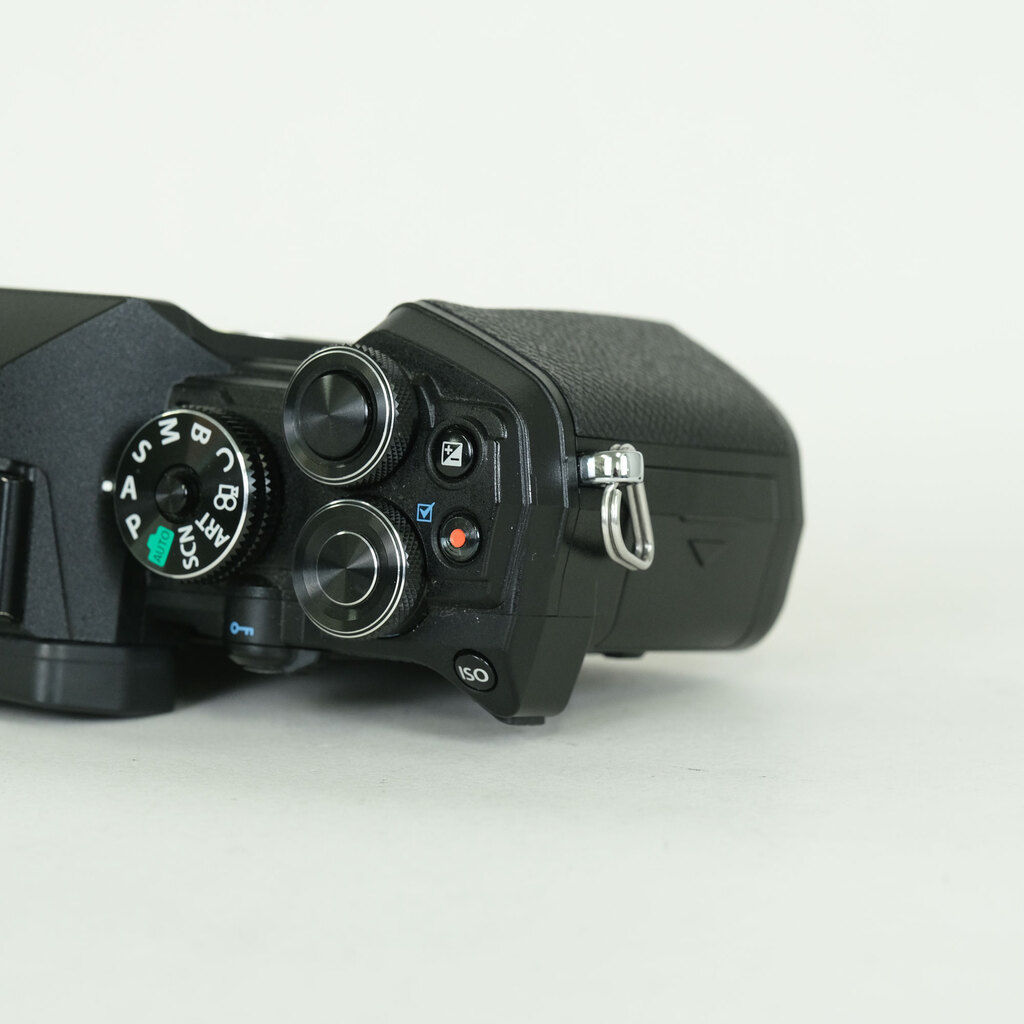 OLYMPUS OM-D E-M5 Mark III