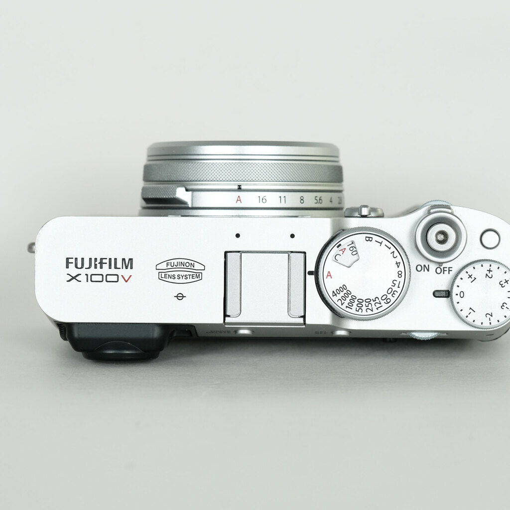 FUJIFILM X100V シルバー