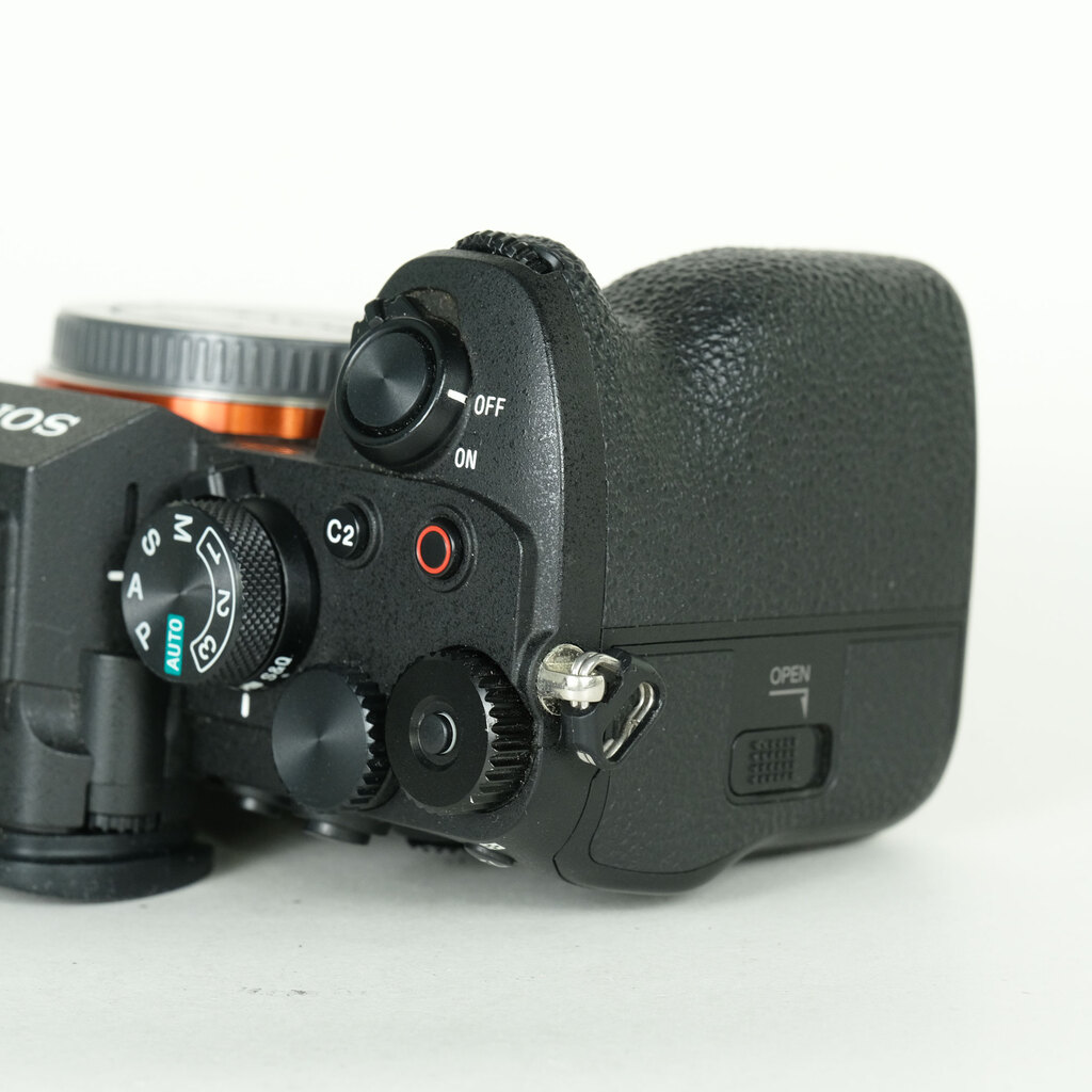 SONY α7 IV（ILCE-7M4）の出品 | ONE SCENE（ワンシーン）