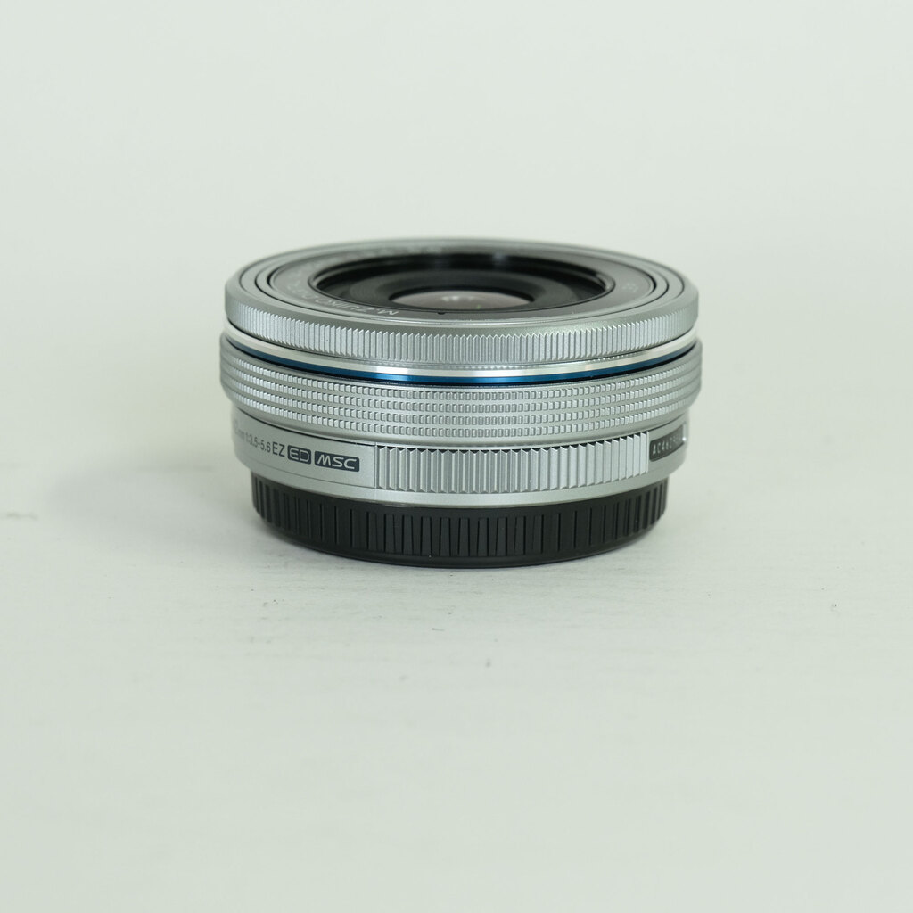 OLYMPUS M.ZUIKO DIGITAL ED 14-42mm F3.5-5.6 EZ シルバー