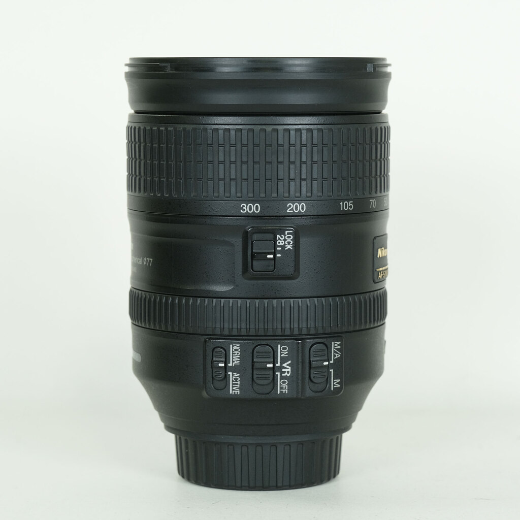 Nikon AF-S NIKKOR 28-300mm f/3.5-5.6G ED VR Nikon AF-S NIKKOR 28-300mm f/3.5-5.6G ED VR