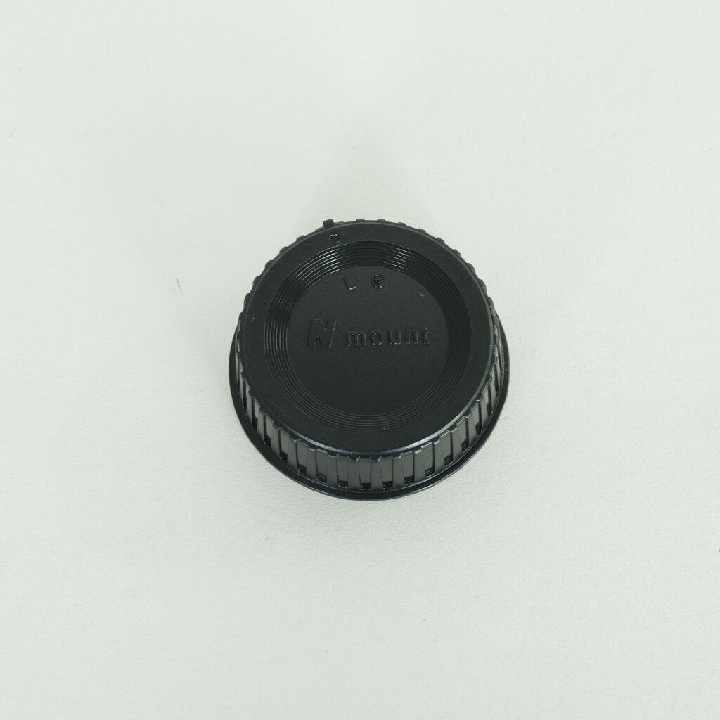 Nikon AF-S DX NIKKOR 18-55mm F3.5-5.6 G VR Nikon AF-S DX NIKKOR 18-55mm F3.5-5.6 G VR