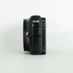 Canon EOS M100 Canon EOS M100