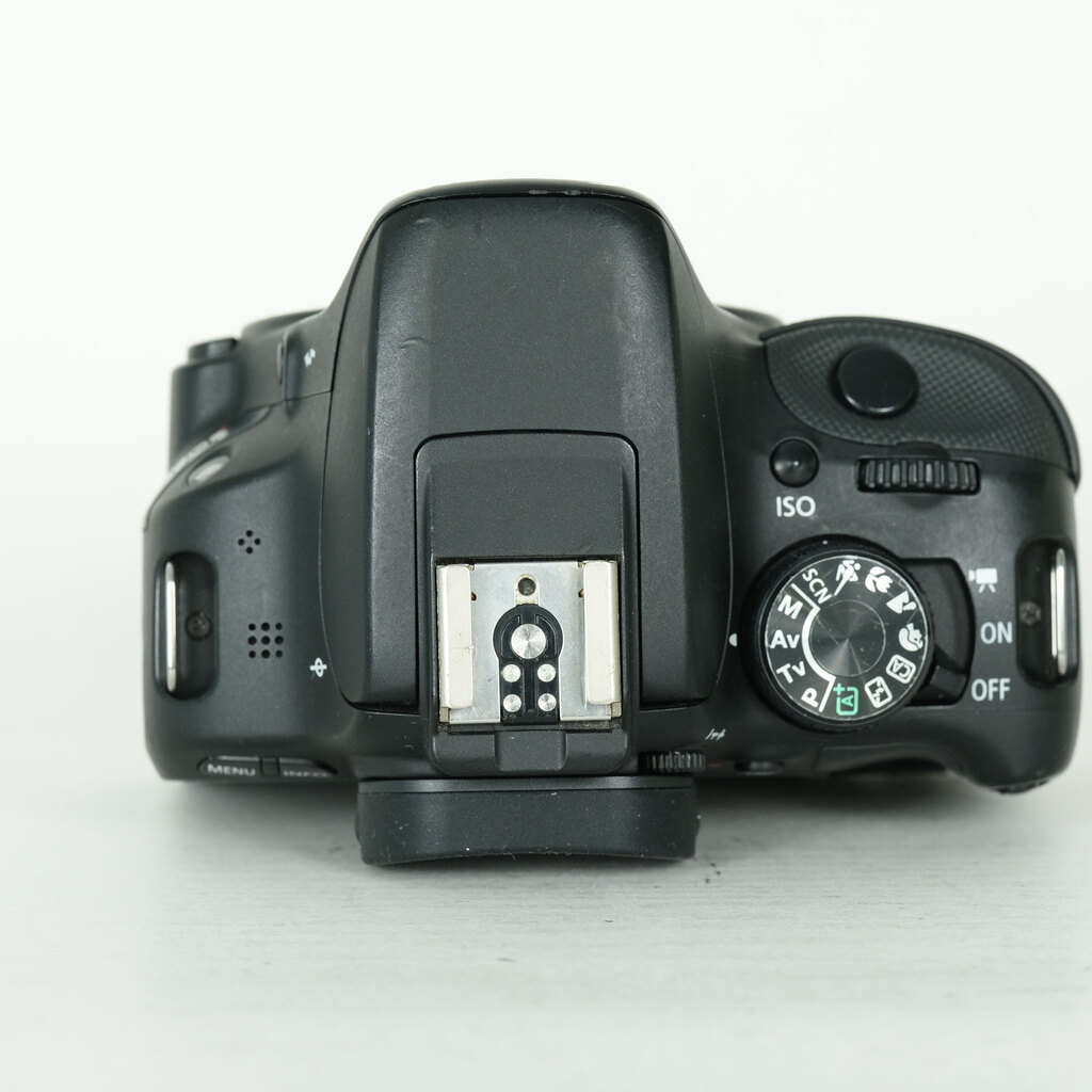 Canon EOS Kiss X7