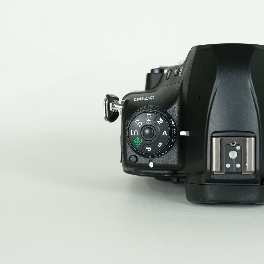 Nikon D780