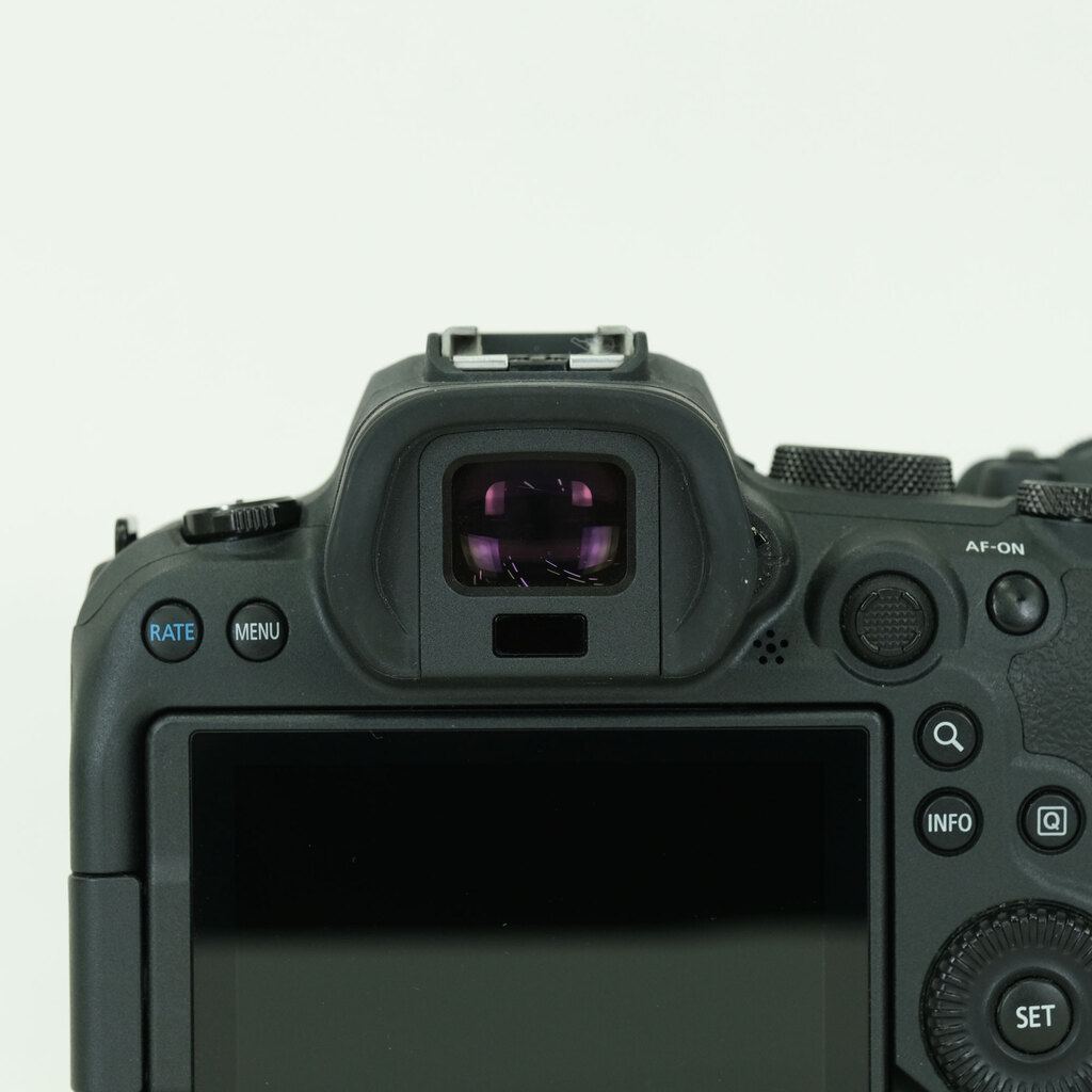Canon EOS R6 Canon EOS R6