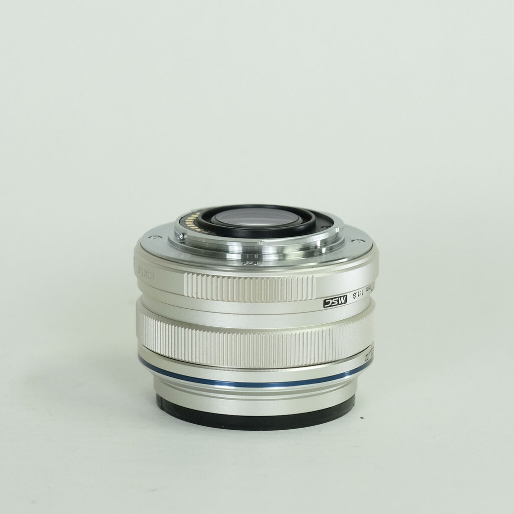 OLYMPUS M.ZUIKO DIGITAL 17mm F1.8