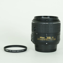 Nikon AF-S DX NIKKOR 18-55mm f3.5-5.6G VR II Nikon AF-S DX NIKKOR 18-55mm f3.5-5.6G VR II