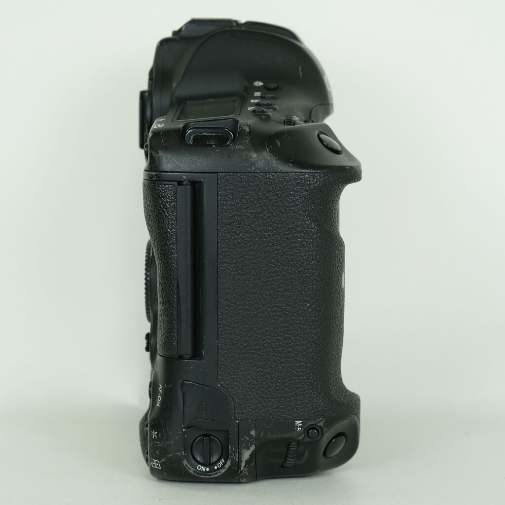 Canon EOS-1D X Mark II