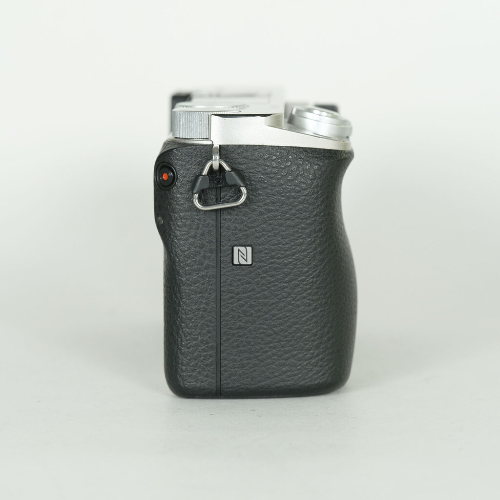 SONY α6000(ILCE-6000) SONY α6000(ILCE-6000)