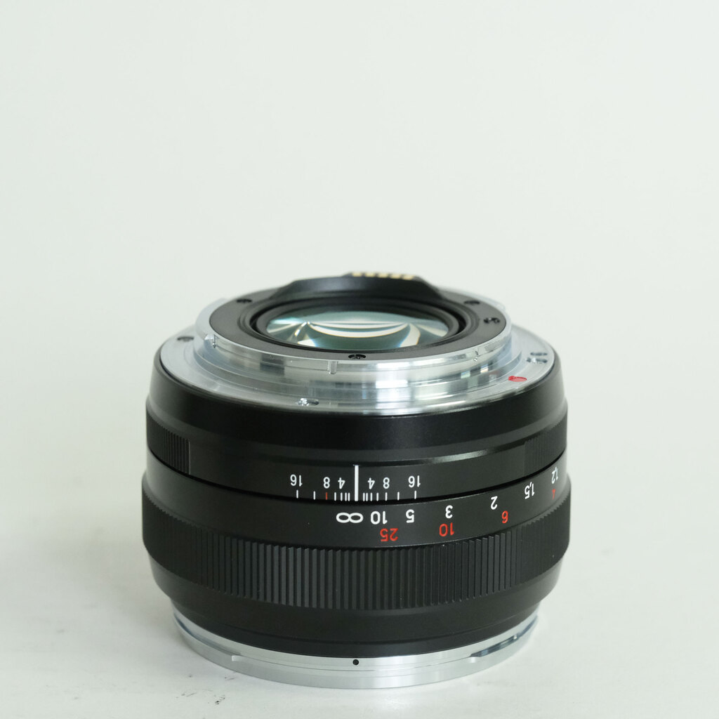 Carl Zeiss Planar T* 50mm F1.4 ZE [キヤノンEF用]