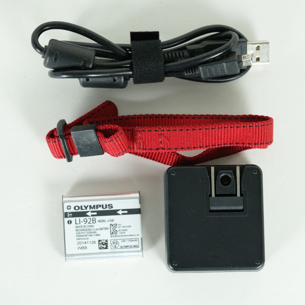 OLYMPUS STYLUS TG-3 Tough RED レッドの出品 | ONE SCENE（ワンシーン）