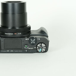 SONY Cyber-shot DSC-RX100M4