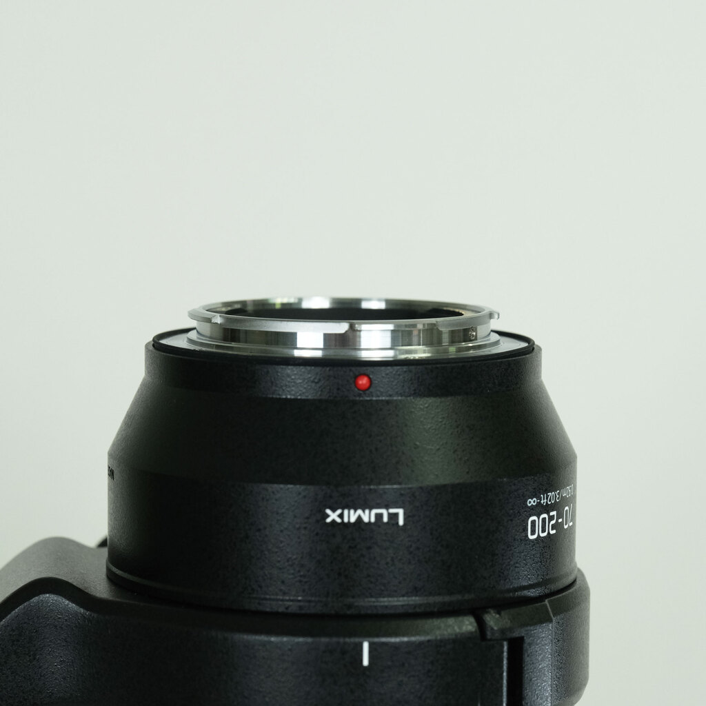 Panasonic LUMIX S PRO 70-200mm F4 O.I.S. Panasonic LUMIX S PRO 70-200mm F4 O.I.S.