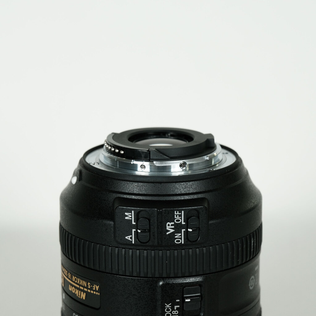 Nikon AF-S DX NIKKOR 18-300mm f/3.5-6.3G ED VR