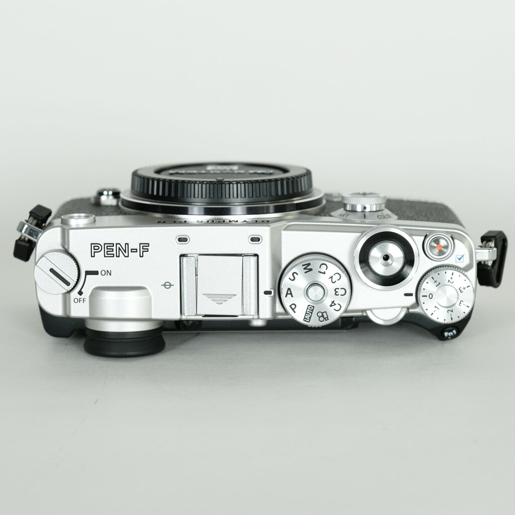 OLYMPUS PEN-F