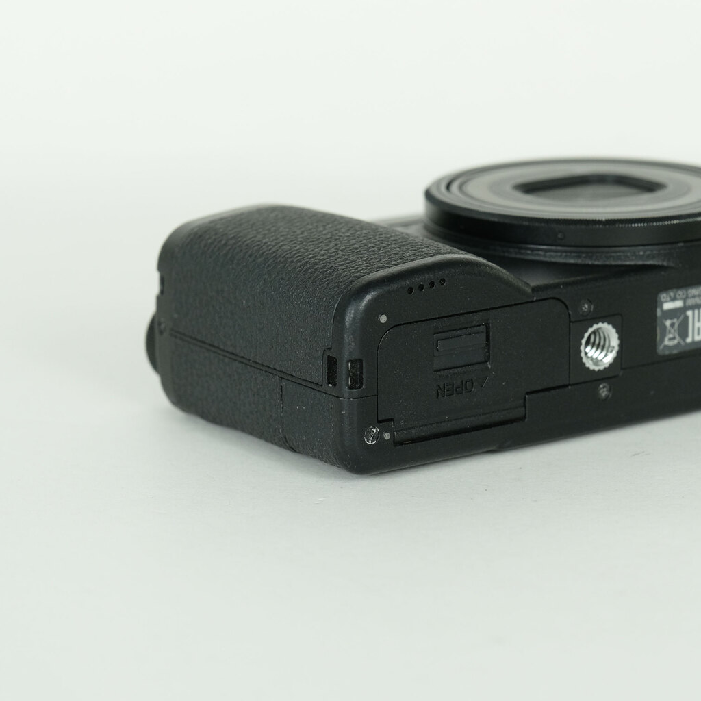RICOH GR IIIの出品 | ONE SCENE（ワンシーン）