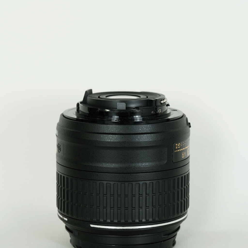 Nikon AF-S DX NIKKOR 18-55mm f3.5-5.6G VR II Nikon AF-S DX NIKKOR 18-55mm f3.5-5.6G VR II