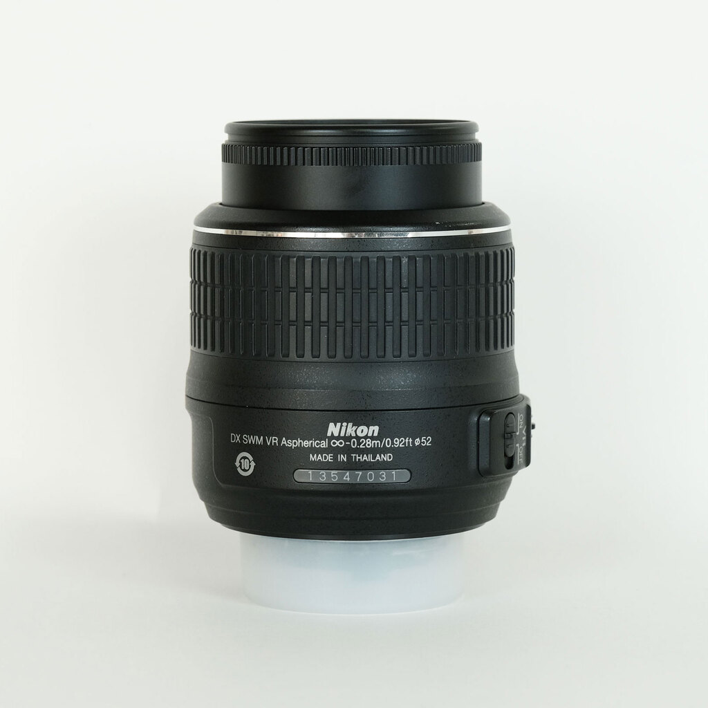 Nikon AF-S DX NIKKOR 18-55mm F3.5-5.6 G VR Nikon AF-S DX NIKKOR 18-55mm F3.5-5.6 G VR