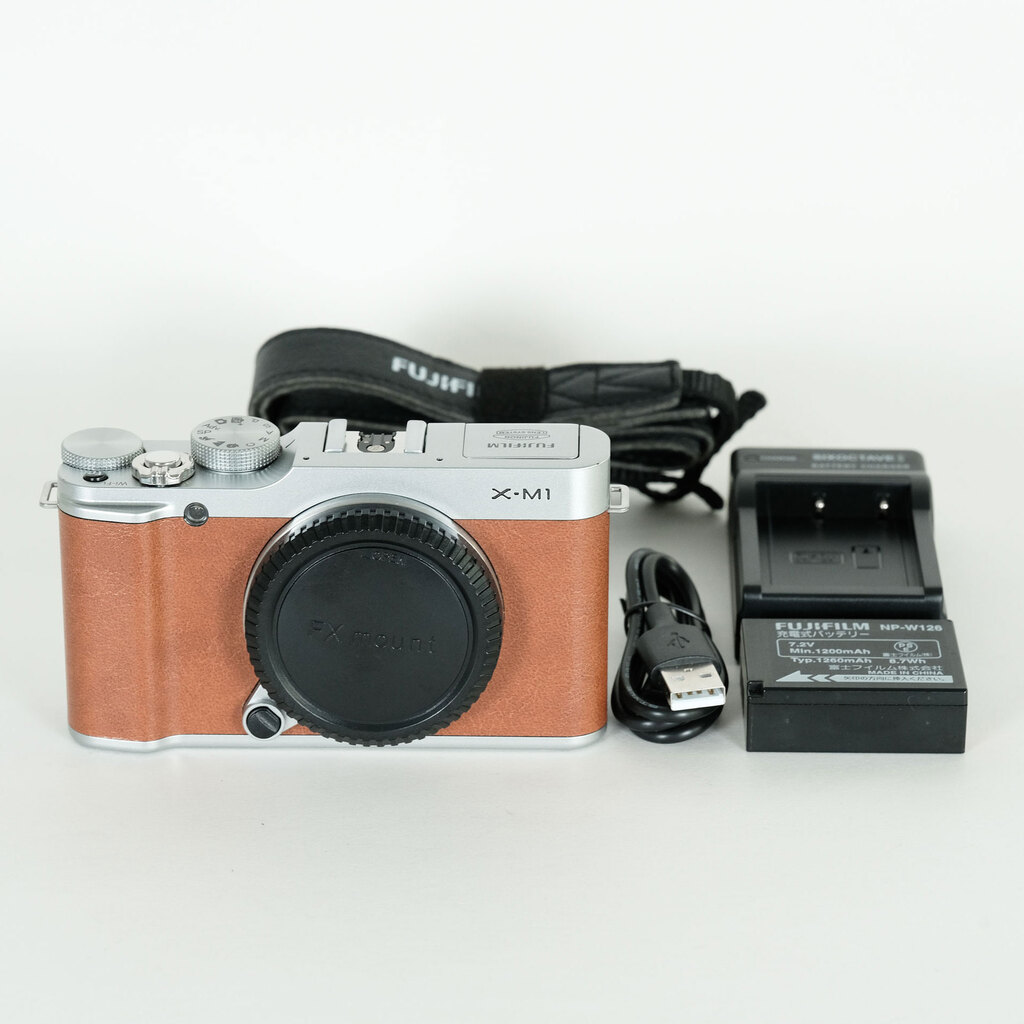 FUJIFILM X-M1 ボディ ブラウン