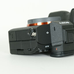 SONY α7 IV(ILCE-7M4) SONY α7 IV(ILCE-7M4)