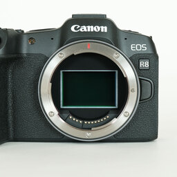 Canon EOS R8