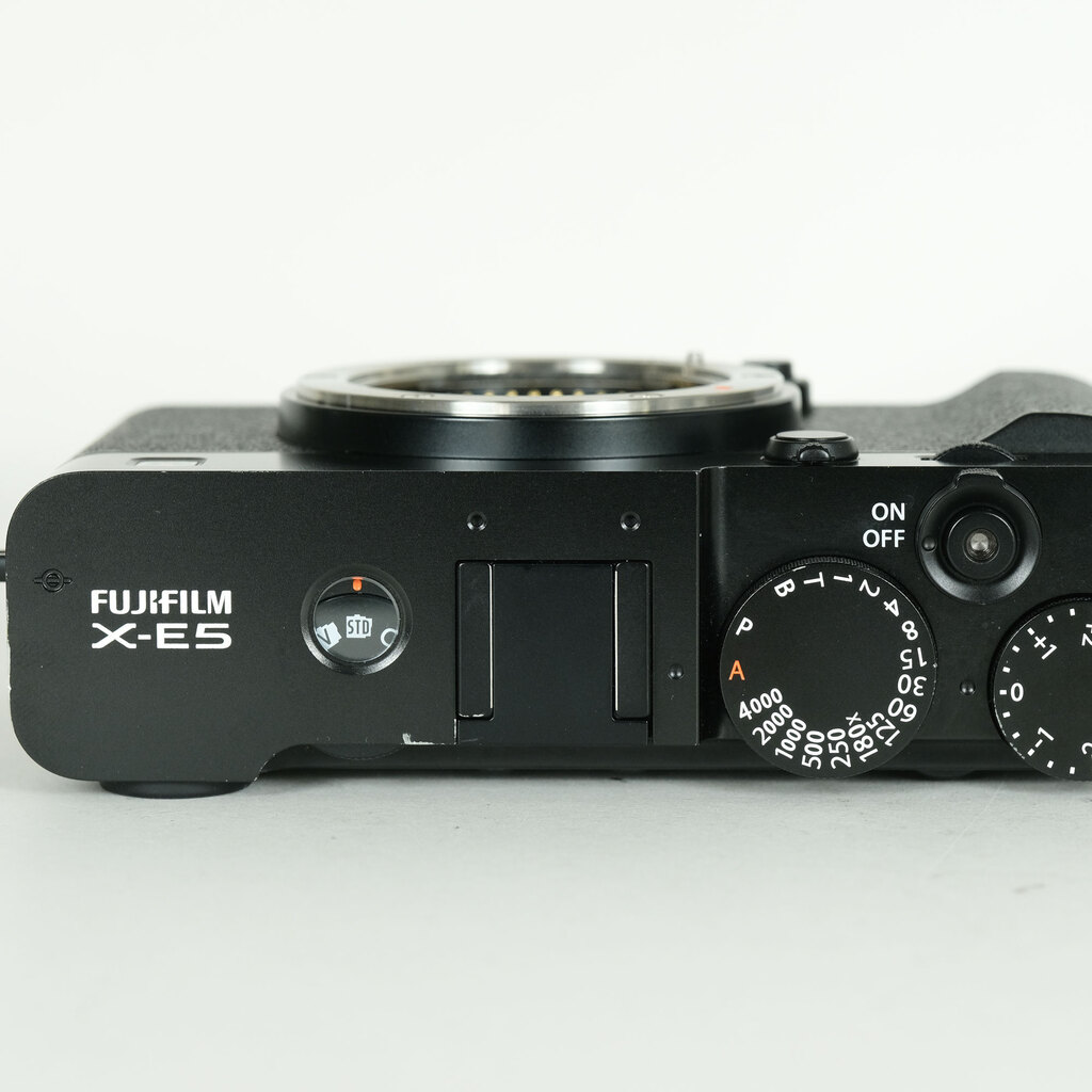 FUJIFILM X-E5
