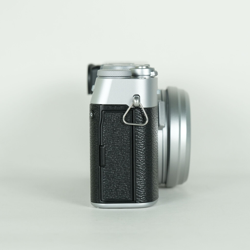 FUJIFILM X100V シルバー