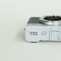 FUJIFILM X-E5