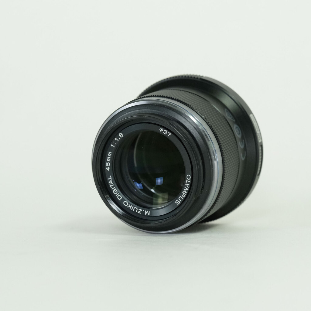 OLYMPUS M.ZUIKO DIGITAL 45mm F1.8
