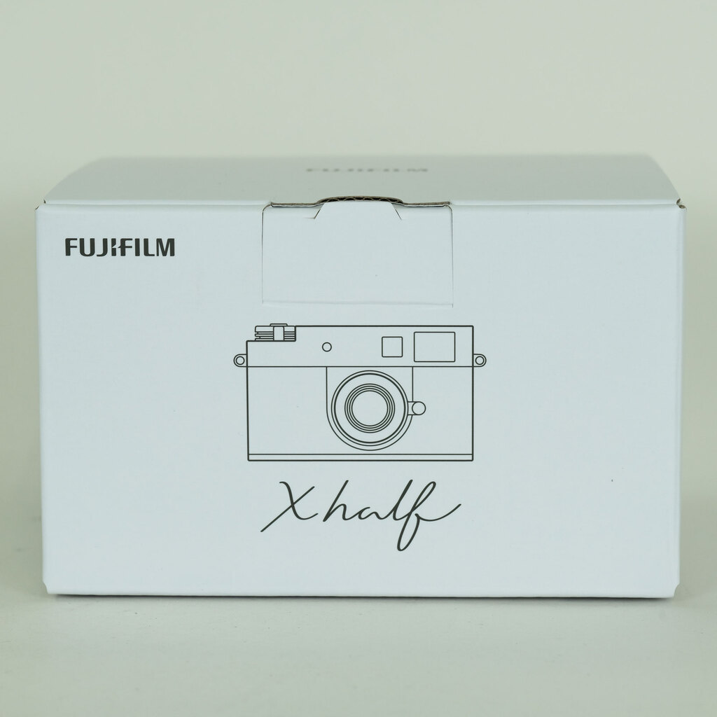 FUJIFILM X half X-HF1