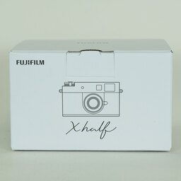 FUJIFILM X half X-HF1