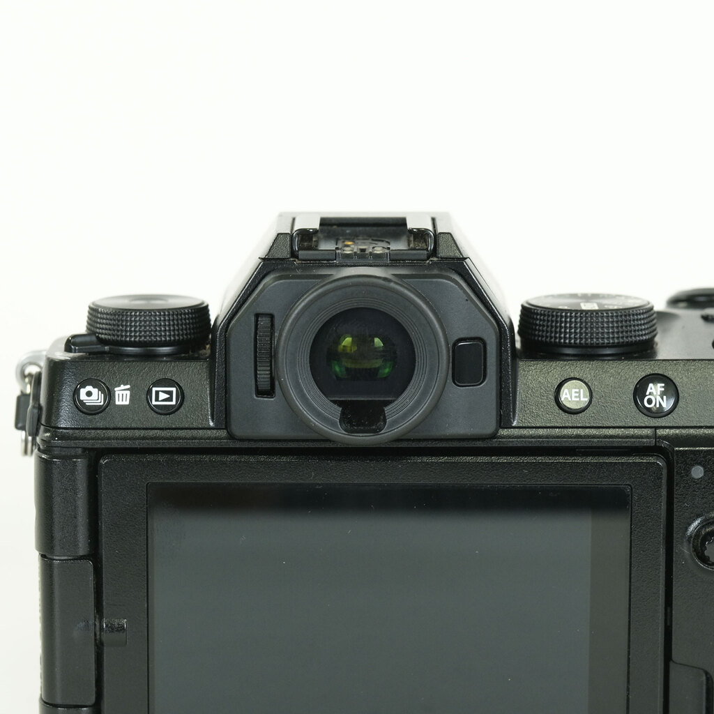FUJIFILM X-S10