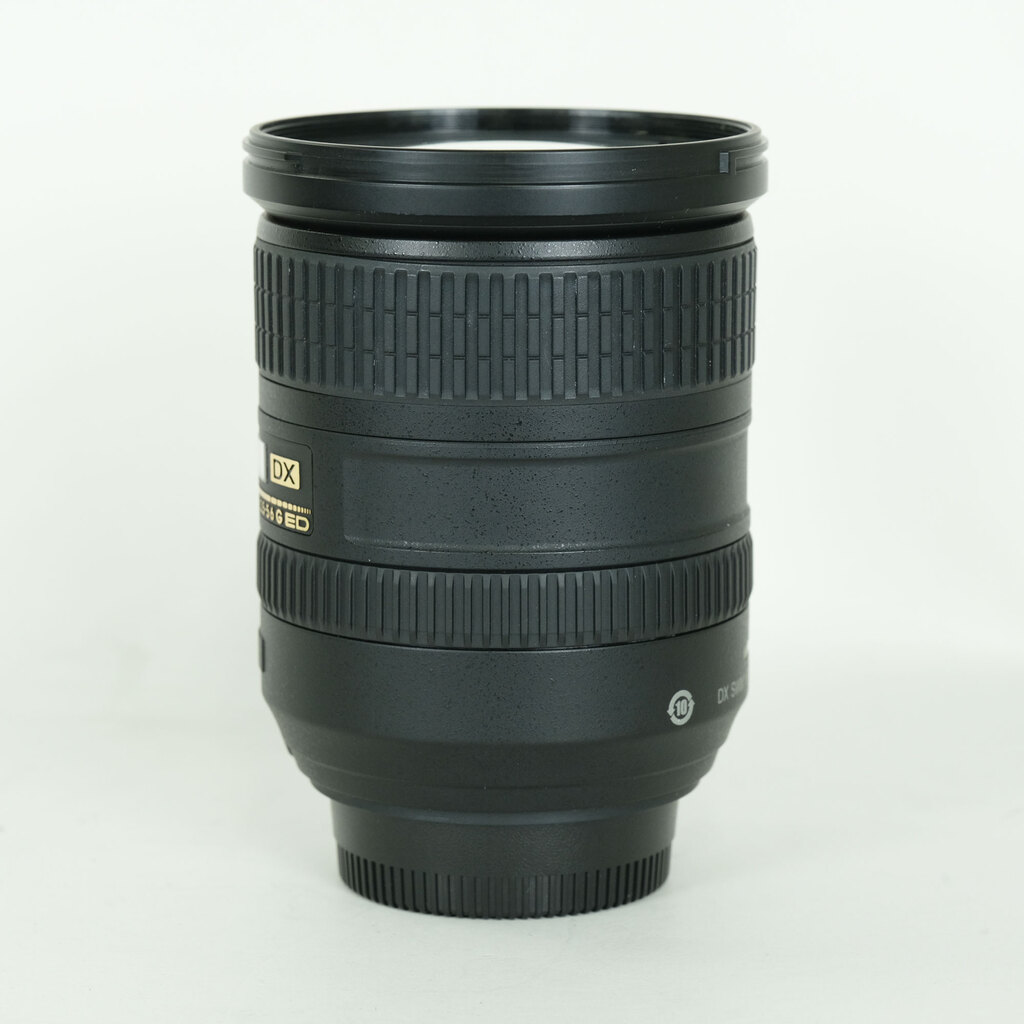 Nikon AF-S DX VR Zoom-Nikkor 18-200mm F3.5-5.6G IF-ED Nikon AF-S DX VR Zoom-Nikkor 18-200mm F3.5-5.6G IF-ED