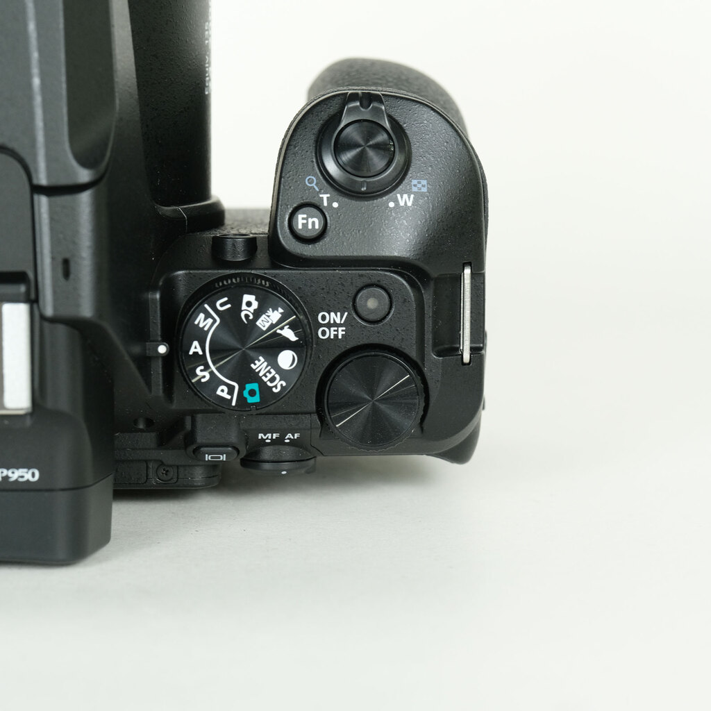 Nikon COOLPIX P950の出品 | ONE SCENE（ワンシーン）