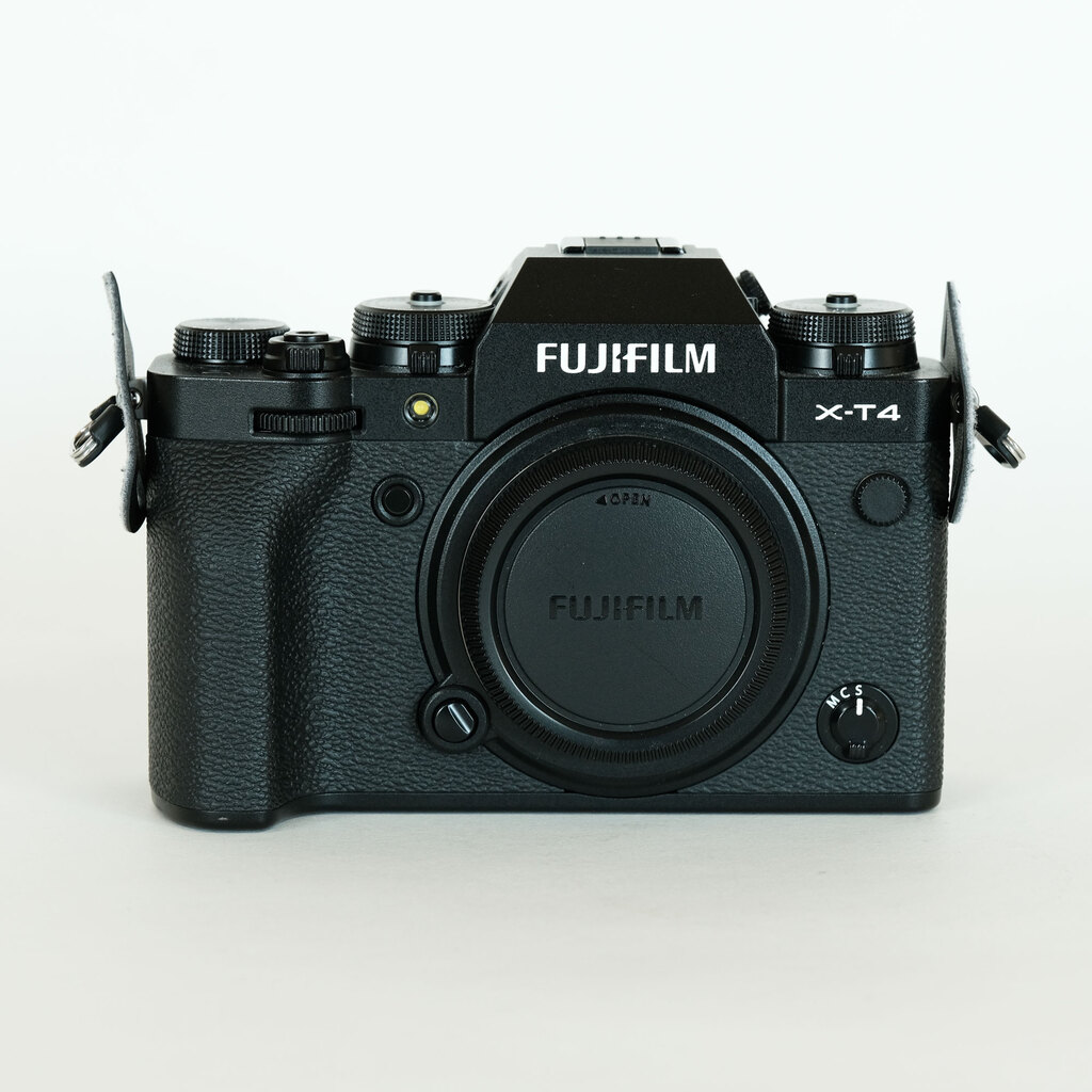 FUJIFILM X-T4 FUJIFILM X-T4